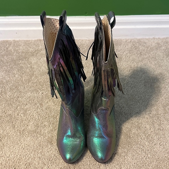 Shimmering Fringe Heeled Boots - Picture 4 of 8